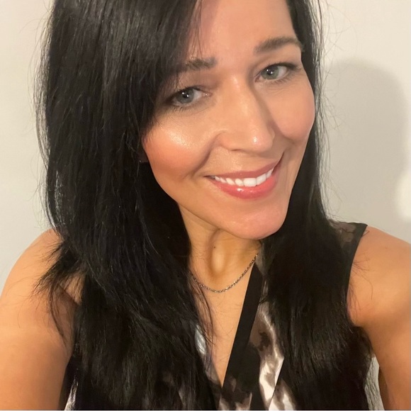 Meet your Posher, Christina - Picture 1 of 1